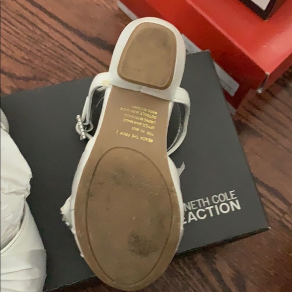 KIDS SHOES - Picture 2 of 3